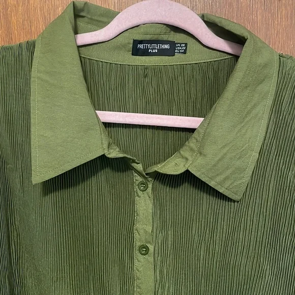 PrettyLittleThing Olive Ribbed Button-Front Shirt - Picture 5 of 11